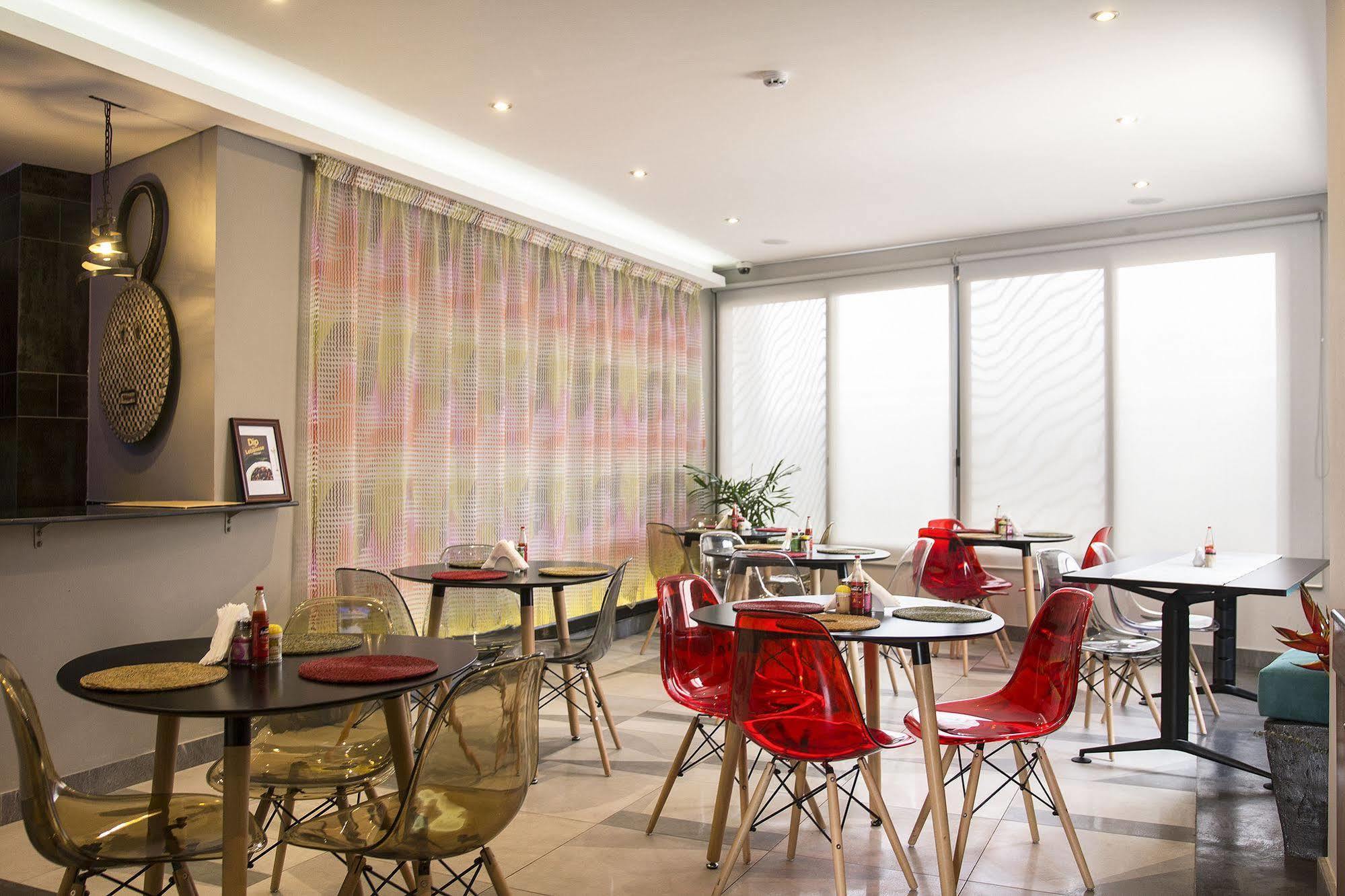 Urbano Hotel By Roots Wiaboman Exteriér fotografie